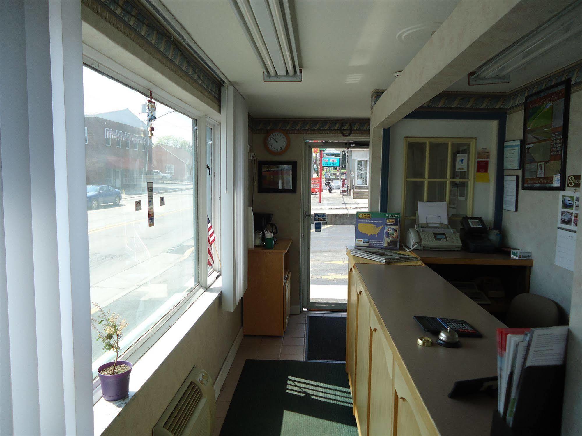 Budget Host Inn Somerset Extérieur photo